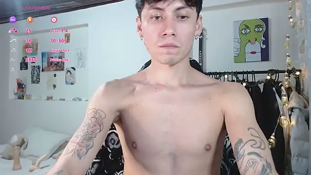 Snapshot of Amahd696 chatting on November 6, 2:45 am Amahd696 online show from November 6, 2:45 am