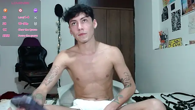 Snapshot of Amahd696 chatting on December 17, 12:05 am Amahd696 online show from December 17, 12:05 am