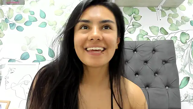 atilanadiaz7 online show from February 6, 7:51 pm