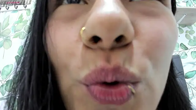 atilanadiaz7 online show from October 6, 3:53 pm