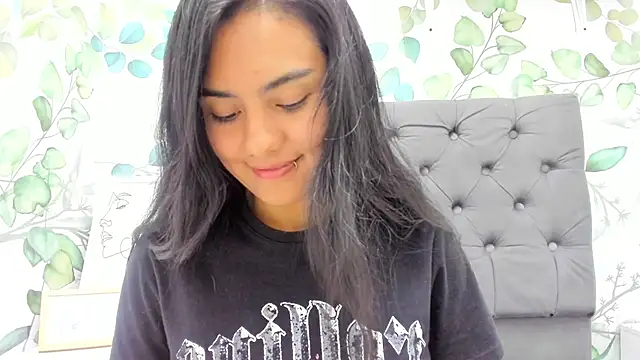 atilanadiaz7 online show from October 14, 5:14 pm