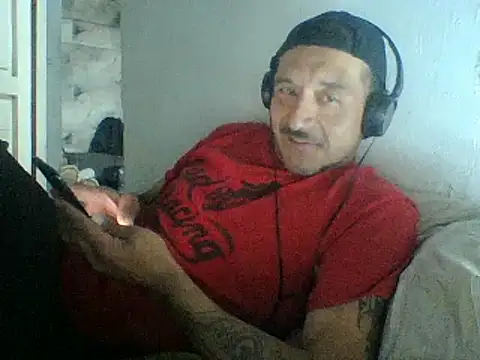 Snapshot of cartiagiz chatting on November 6, 2:34 am cartiagiz online show from November 6, 2:34 am