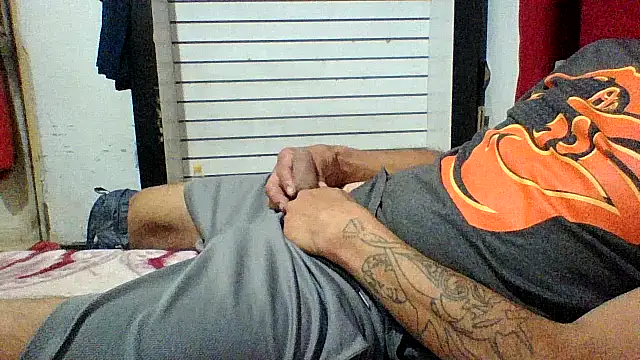 Snapshot of cartiagiz chatting on December 19, 1:12 am cartiagiz online show from December 19, 1:12 am