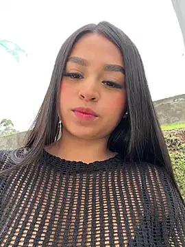 Snapshot of Juli_Walker chatting on December 7, 2:13 pm Juli Walker online show from December 7, 2:13 pm