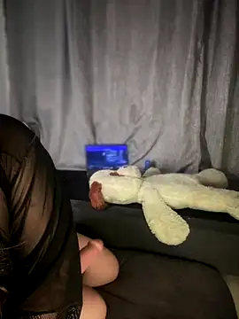 Snapshot of MerlyG chatting on November 25, 6:24 am MerlyG online show from November 25, 6:24 am