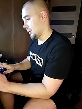 Snapshot of Foxyshaved chatting on January 24, 5:10 am Foxyshaved online show from January 24, 5:10 am