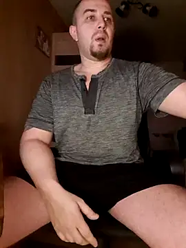 Snapshot of Foxyshaved chatting on January 29, 5:51 am Foxyshaved online show from January 29, 5:51 am