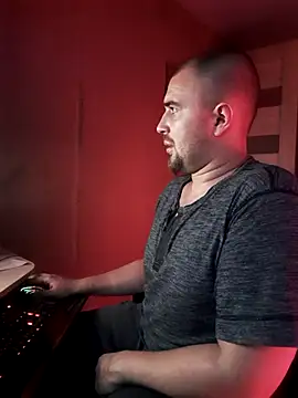 Snapshot of Foxyshaved chatting on January 30, 1:53 pm Foxyshaved online show from January 30, 1:53 pm