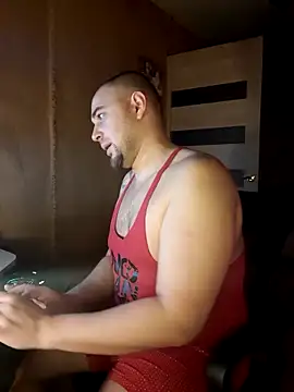 Snapshot of Foxyshaved chatting on February 7, 4:59 am Foxyshaved online show from February 7, 4:59 am