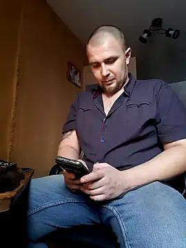 Snapshot of Foxyshaved chatting on February 8, 9:03 am Foxyshaved online show from February 8, 9:03 am