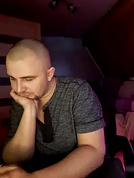 Snapshot of Foxyshaved chatting on February 11, 2:35 pm Foxyshaved online show from February 11, 2:35 pm