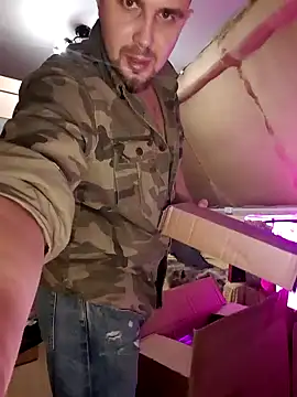 Snapshot of Foxyshaved chatting on February 17, 3:09 pm Foxyshaved online show from February 17, 3:09 pm