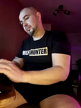 Snapshot of Foxyshaved chatting on February 20, 4:50 am Foxyshaved online show from February 20, 4:50 am