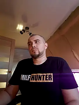 Snapshot of Foxyshaved chatting on February 20, 2:24 pm Foxyshaved online show from February 20, 2:24 pm