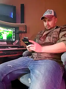 Snapshot of Foxyshaved chatting on February 25, 1:17 pm Foxyshaved online show from February 25, 1:17 pm