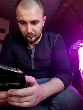 Snapshot of Foxyshaved chatting on February 27, 2:43 pm Foxyshaved online show from February 27, 2:43 pm