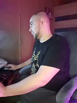 Snapshot of Foxyshaved chatting on March 4, 5:21 am Foxyshaved online show from March 4, 5:21 am