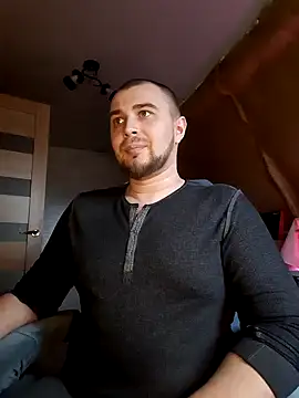 Snapshot of Foxyshaved chatting on March 12, 10:37 am Foxyshaved online show from March 12, 10:37 am