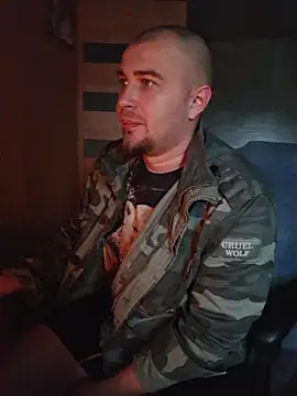 Snapshot of Foxyshaved chatting on September 15, 4:45 am Foxyshaved online show from September 15, 4:45 am