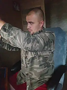 Snapshot of Foxyshaved chatting on September 27, 4:39 am Foxyshaved online show from September 27, 4:39 am