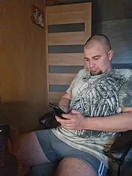 Snapshot of Foxyshaved chatting on October 3, 5:15 am Foxyshaved online show from October 3, 5:15 am