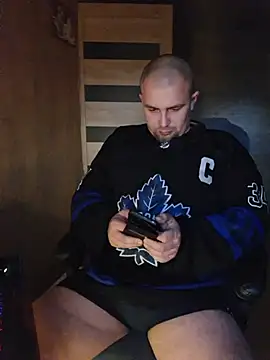 Snapshot of Foxyshaved chatting on October 9, 4:32 am Foxyshaved online show from October 9, 4:32 am