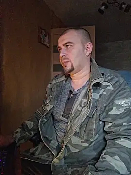 Snapshot of Foxyshaved chatting on October 22, 7:30 am Foxyshaved online show from October 22, 7:30 am