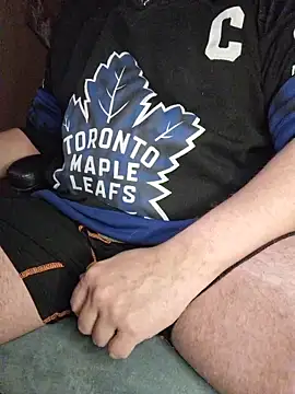 Snapshot of Foxyshaved chatting on November 11, 5:18 am Foxyshaved online show from November 11, 5:18 am