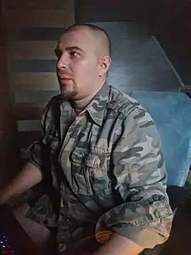 Snapshot of Foxyshaved chatting on November 16, 6:30 am Foxyshaved online show from November 16, 6:30 am