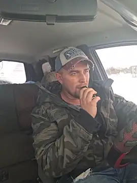 Snapshot of Foxyshaved chatting on November 19, 10:04 am Foxyshaved online show from November 19, 10:04 am