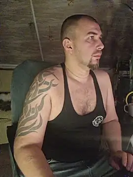 Snapshot of Foxyshaved chatting on November 20, 3:28 am Foxyshaved online show from November 20, 3:28 am