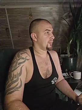 Snapshot of Foxyshaved chatting on November 23, 1:16 am Foxyshaved online show from November 23, 1:16 am