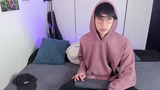 Aventure Twinks online show from December 16, 8:58 pm