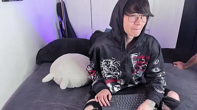 Aventure Twinks online show from December 24, 2:33 pm