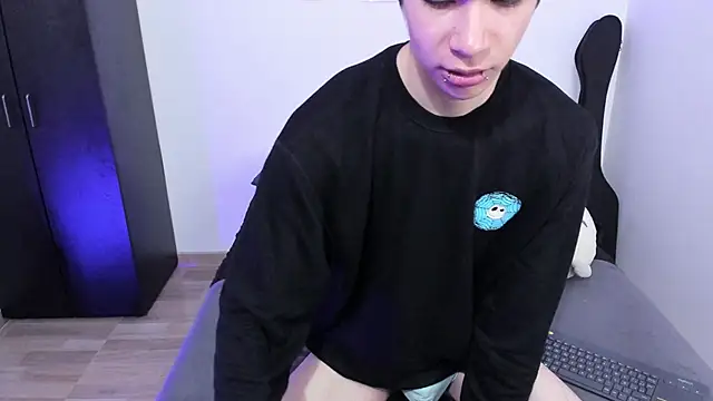 Aventure Twinks online show from March 18, 7:31 pm