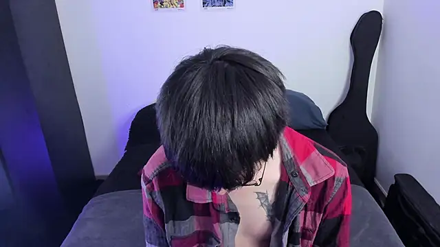 Aventure Twinks online show from October 16, 7:15 pm