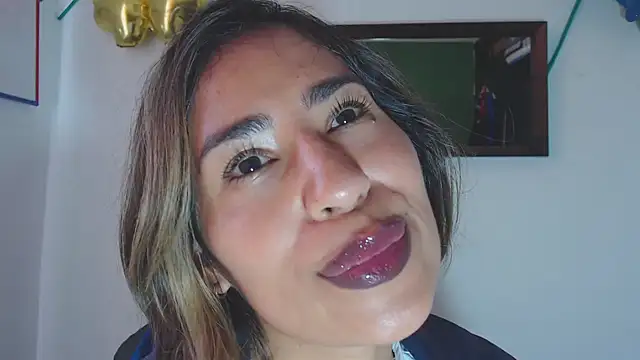 fantasty nylon online show from December 3, 4:28 pm