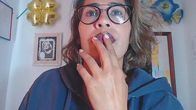 fantasty nylon online show from December 17, 7:59 pm