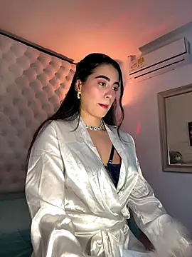 ZarahEvans online show from December 3, 7:55 pm