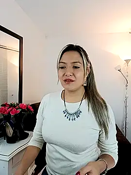 valeriahunter1 online show from February 13, 10:00 pm