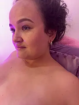 kattypinkk online show from January 17, 5:00 am