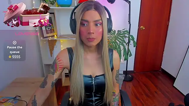 Yeriawaddell  online show from January 6, 3:40 pm