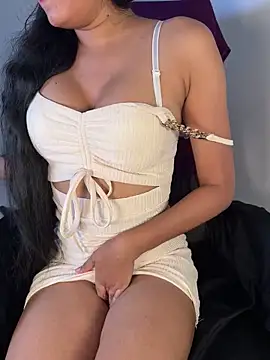 Snapshot of sneha_babe chatting on February 24, 3:42 pm sneha babe online show from February 24, 3:42 pm