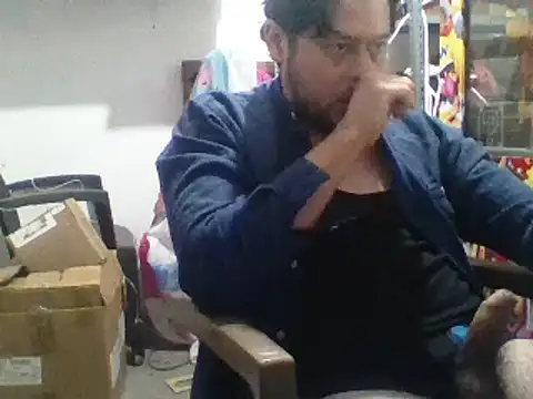 Snapshot of simpatico1000 chatting on January 12, 11:58 pm simpatico1000 online show from January 12, 11:58 pm