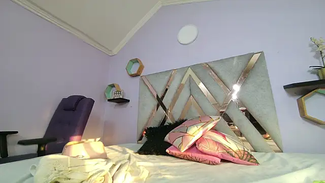 Hannagarces online show from January 10, 11:43 am