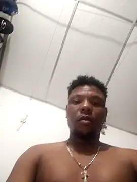 Snapshot of hugo3918_ chatting on November 1, 12:29 pm hugo3918 online show from November 1, 12:29 pm