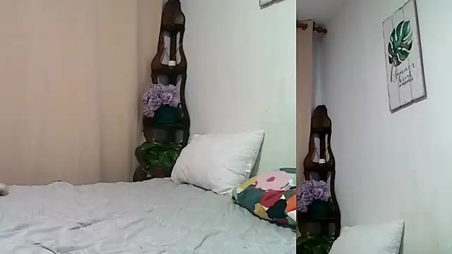 Snapshot of valentinaxcam chatting on January 1, 1:47 am valentinaxcam online show from January 1, 1:47 am