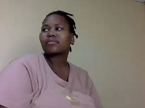 Snapshot of Real1SweetQueen chatting on February 7, 8:10 pm Real1SweetQueen online show from February 7, 8:10 pm