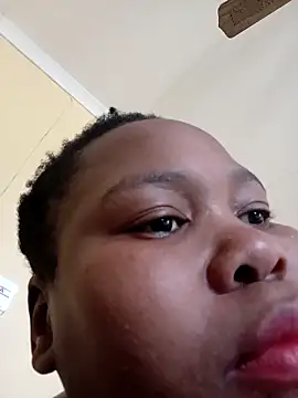 Snapshot of Real1SweetQueen chatting on February 14, 6:34 am Real1SweetQueen online show from February 14, 6:34 am