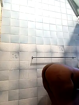 Snapshot of Real1SweetQueen chatting on February 18, 4:37 pm Real1SweetQueen online show from February 18, 4:37 pm